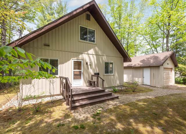 Property at 3228 S Skeba Rd S, Lake Leelanau, MI 49653, 3 beds, 1.5 baths
