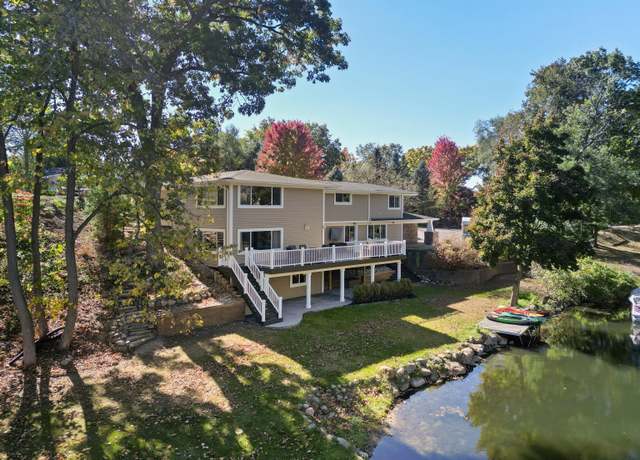 Property at 3660 Lakeview Dr, Highland, MI 48356, 4 beds, 2.5 baths