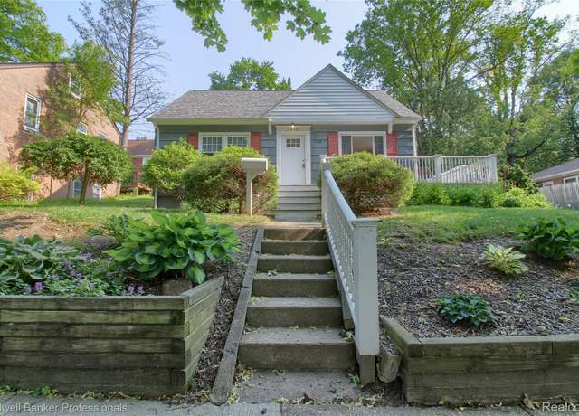 Property at 1308 Arborview Blvd, Ann Arbor, MI 48103, 3 beds, 2 baths