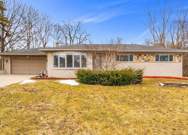 Property at 50500 Card Rd, Macomb Twp, MI 48044, 3 beds, 2.5 baths