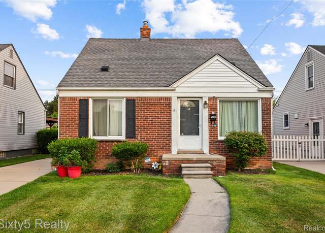 Property at 2004 Chestnut St, Dearborn, MI 48124, 3 beds, 1 bath