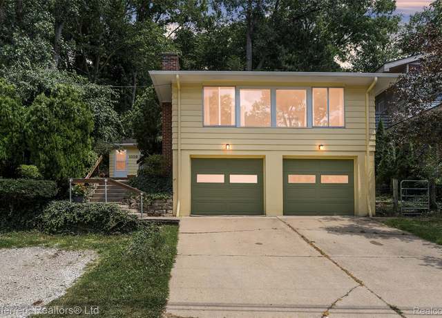 Property at 1558/1560 W Jones Dr SW, Ann Arbor, MI 48105, 4 beds, 2 baths
