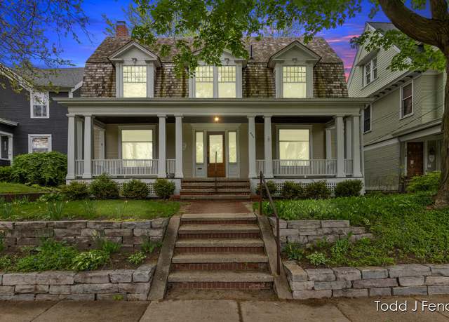 Property at 554 Madison Ave SE, Grand Rapids, MI 49503, 4 beds, 2.5 baths