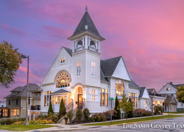 Property at 600 Washington Ave, Grand Haven, MI 49417, 3 beds, 4.5 baths