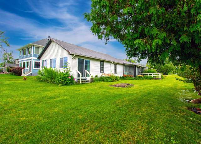 Property at 6533 River Rd, Marine City, MI 48039, 3 beds, 1 bath