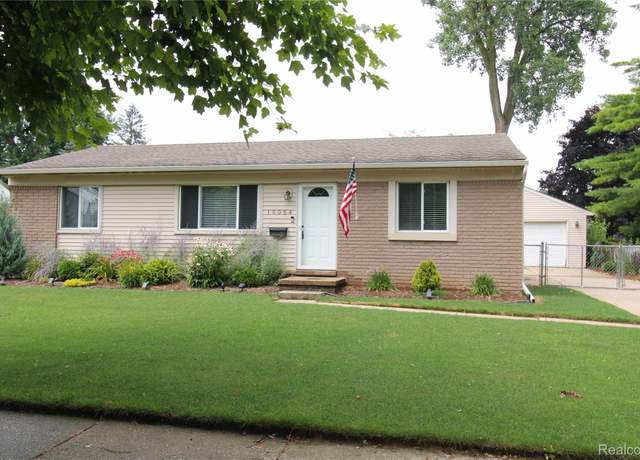 Property at 10054 Fairview St, Taylor, MI 48180, 3 beds, 1 bath