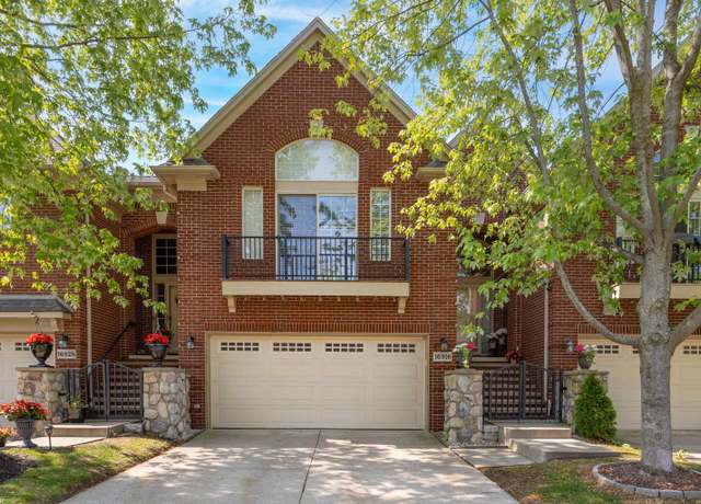 Property at 16916 Kensington Dr, Macomb, MI 48044, 3 beds, 2.5 baths