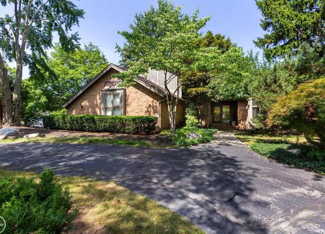 Property at 6282 Rose Blvd, West Bloomfield Charter Township, MI 48322, 4 beds, 3.5 baths