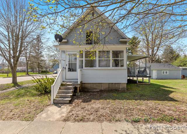 Property at 838 S Dibble St, Hastings, MI 49058, 3 beds, 1 bath