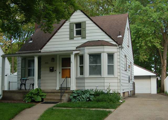 Property at 1112 N Vermont Ave, Royal Oak, MI 48067, 3 beds, 2 baths