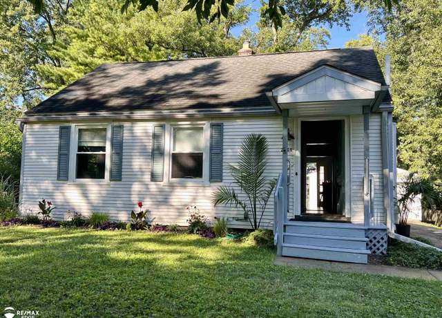 Property at 2644 Maplewood Ave, Ann Arbor, MI 48104, 2 beds, 2 baths
