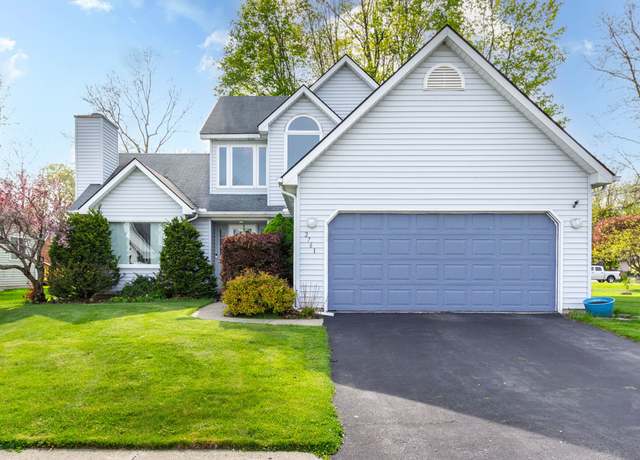 Property at 2761 Tomahawk Dr, Waterford, MI 48328, 3 beds, 2.5 baths