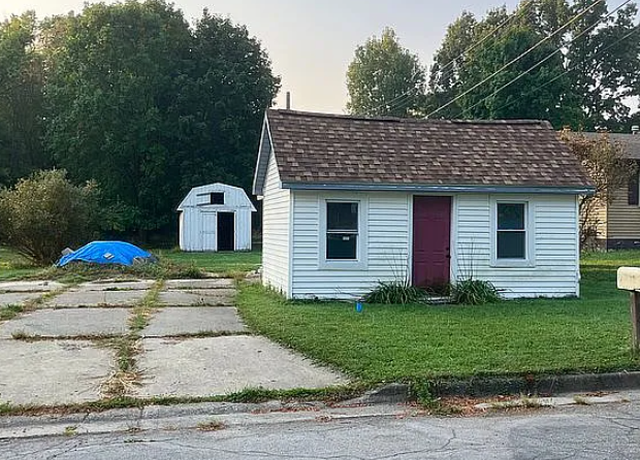 Property at 384 Eagle Pass St, Lapeer, MI 48446, 1 bed, 1 bath