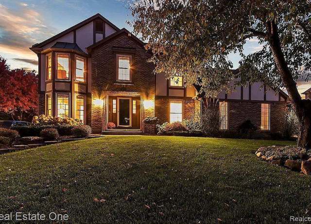 Property at 9377 Pineview Dr, Plymouth, MI 48170, 4 beds, 3.5 baths