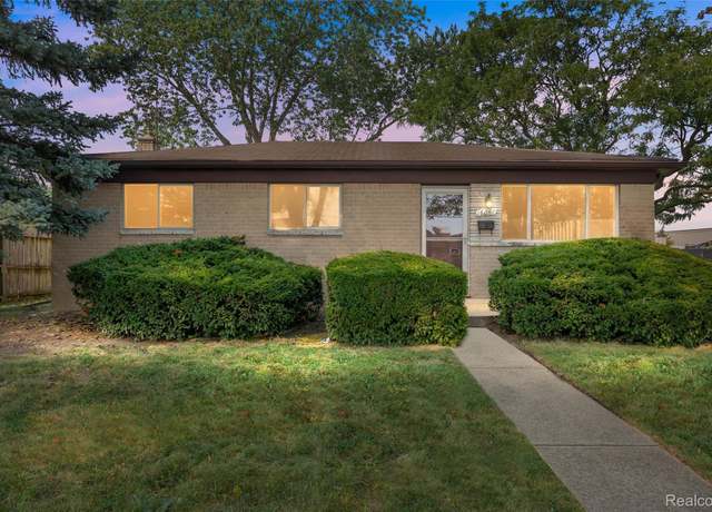 Property at 16061 Common Rd, Roseville, MI 48066, 3 beds, 1 bath