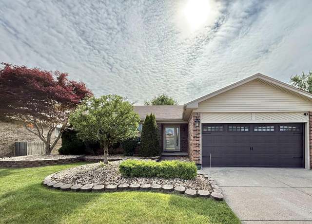 Property at 47594 Stephanie Dr, Macomb Township, MI 48044, 3 beds, 2.5 baths
