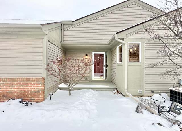 Property at 3125 Falcon Dr, Burton, MI 48519, 2 beds, 2 baths