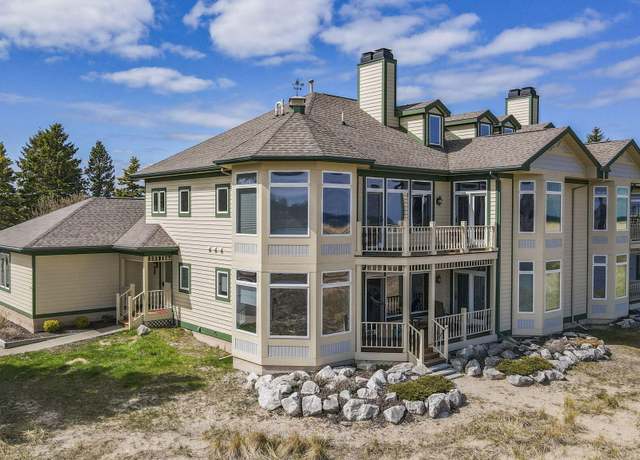 Property at 332 Lakeshore Dr, Manistee, MI 49660, 3 beds, 3 baths