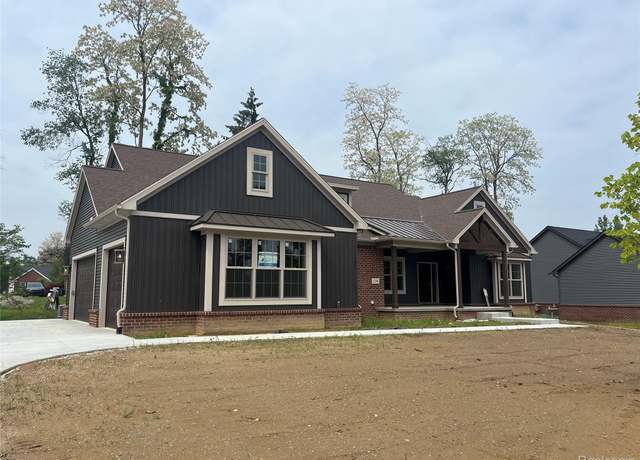 Property at 1286 Blue Ridge Pkwy, White Lake Charter Township, MI 48383, 3 beds, 2.5 baths