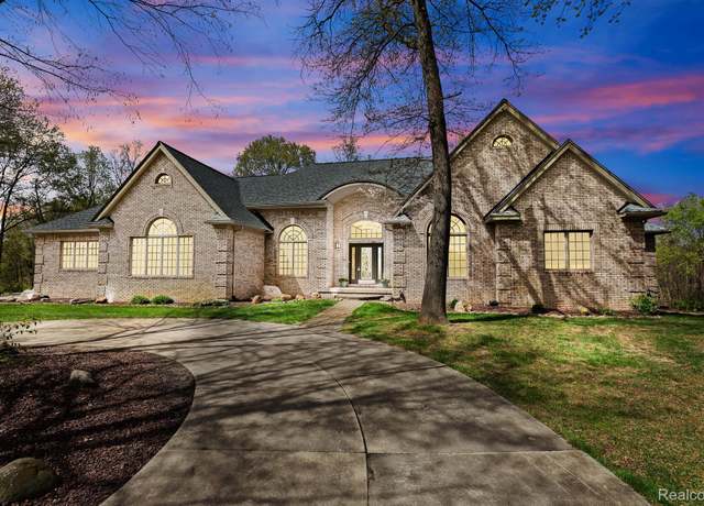 Property at 9997 Applegate Ln, Brighton, MI 48114, 5 beds, 5 baths