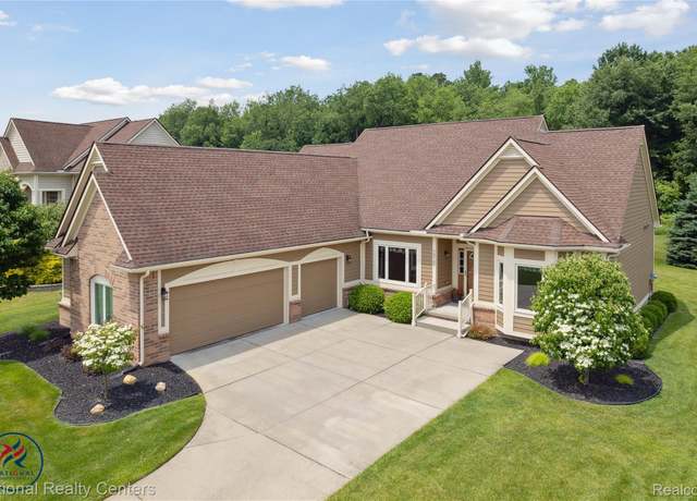 Property at 10727 Bouldercrest Dr, South Lyon, MI 48178, 4 beds, 3 baths