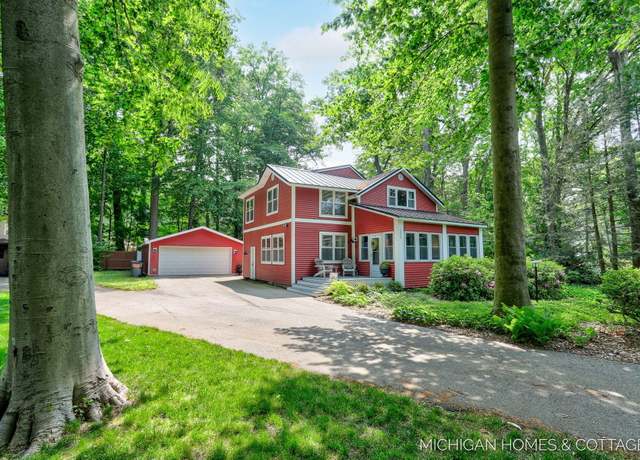 Property at 1375 Waukazoo Dr, Holland, MI 49424, 4 beds, 2 baths