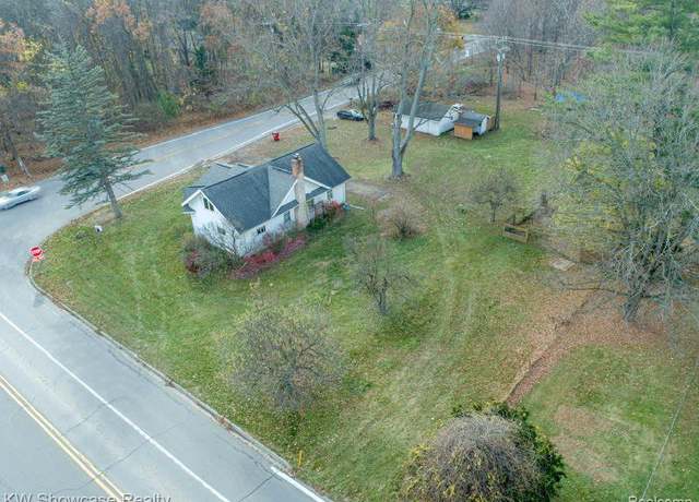 Property at 5181 N Milford Rd, Highland, MI 48356, 5 beds, 1 bath