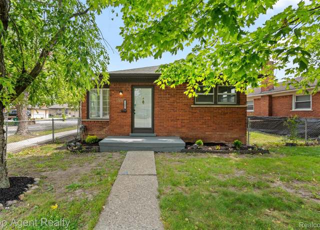 Property at 19005 Lister Ave, Eastpointe, MI 48021, 3 beds, 2 baths