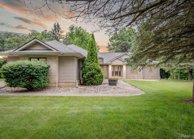 Property at 1847 Brandy Ln, Brighton, MI 48114, 3 beds, 3.5 baths