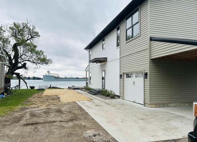 Property at 295 Martindale Ct, Cottrellville, MI 48039, 3 beds, 2.5 baths