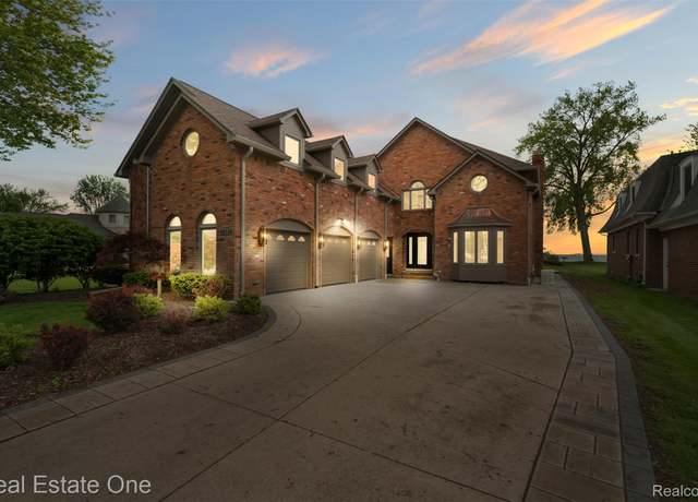 Property at 48556 Harbor Dr, Chesterfield, MI 48047, 5 beds, 3.5 baths