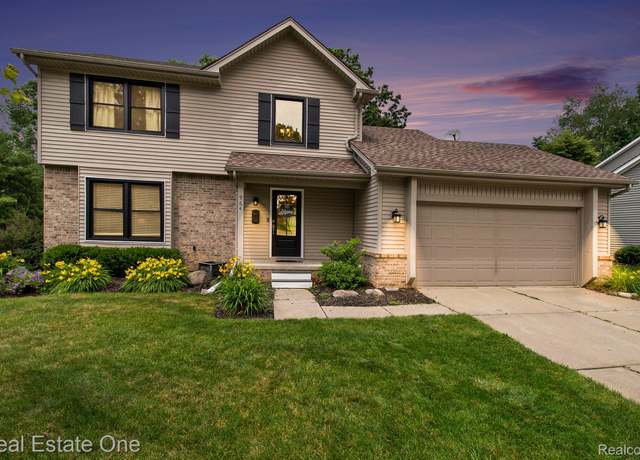 Property at 964 Abbey Ln, Milford, MI 48381, 4 beds, 2 baths