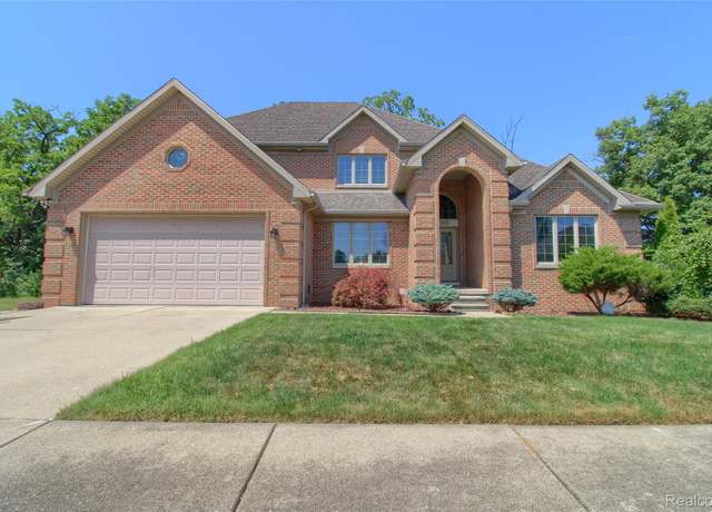 Property at 4600 Dolores Dr, Trenton, MI 48183, 4 beds, 2.5 baths