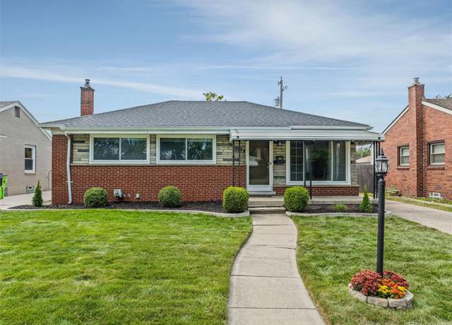 Property at 28221 Floral St, Roseville, MI 48066, 3 beds, 2 baths