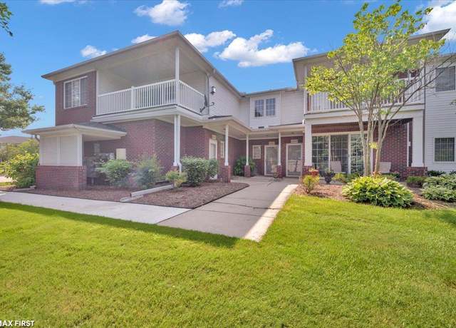 Property at 14422 Moravian Manor Cir Cir, Sterling Heights, MI 48312, 2 beds, 2 baths