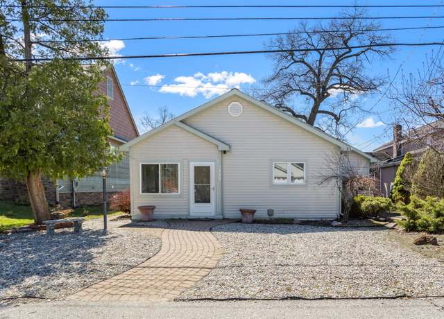Property at 7989 Locklin, West Bloomfield, MI 48324, 3 beds, 1 bath