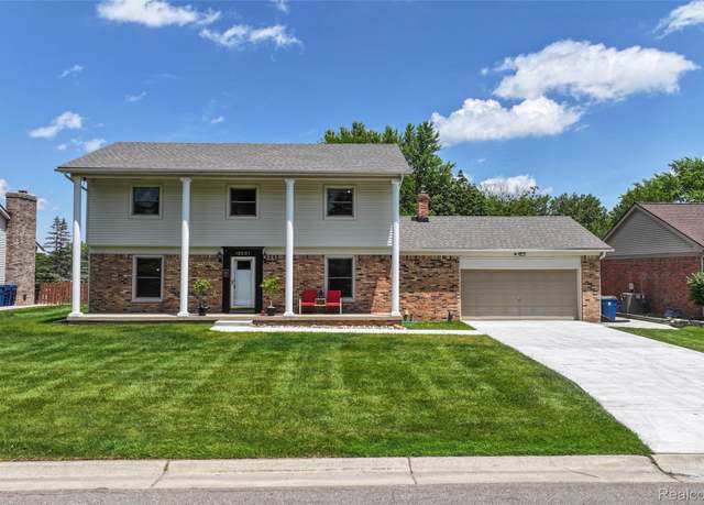Property at 12031 Townline Rd, Grand Blanc, MI 48439, 5 beds, 3 baths