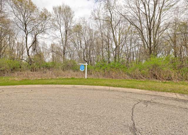 Property at 206 Astor Knolls Dr, Ortonville, MI 48462