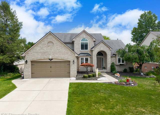Property at 2424 Ivy Hill Dr, Commerce Twp, MI 48382, 4 beds, 3 baths