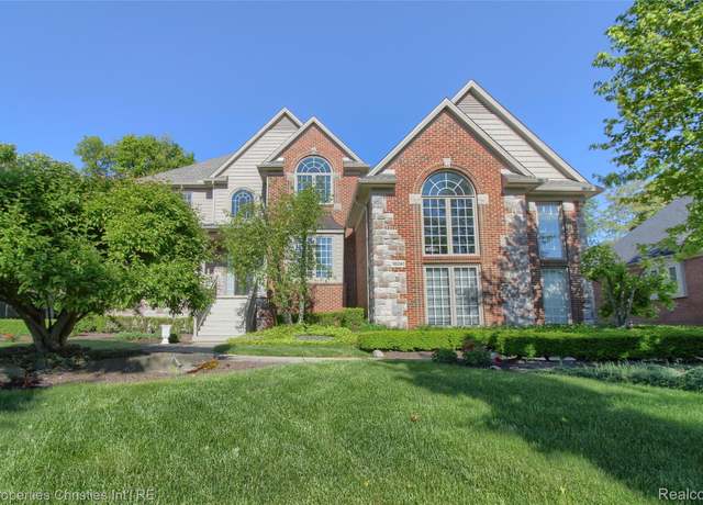 Property at 18241 Parkshore Dr, Northville, MI 48168, 5 beds, 4.5 baths