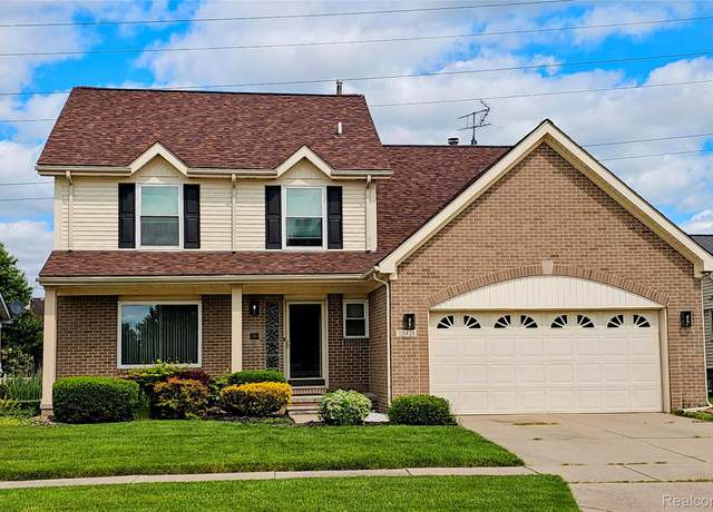 Property at 23421 Westwood Dr, Trenton, MI 48183, 4 beds, 3 baths