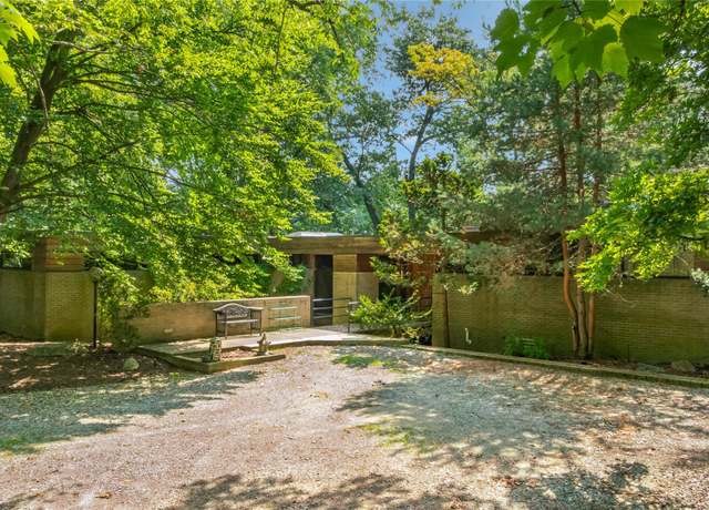Property at 5035 Ponvalley Rd, Bloomfield Hills, MI 48302, 5 beds, 6 baths