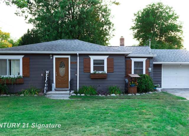 Property at 614 Mulholland St, Hampton Charter Township, MI 48708, 2 beds, 1 bath