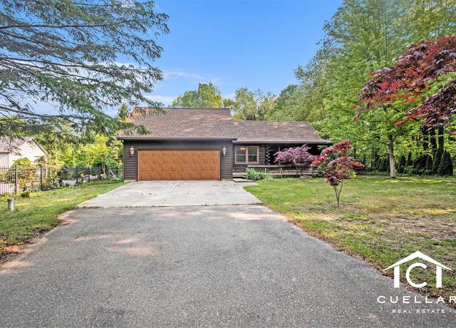 Property at 17031 Quincy St, Holland, MI 49424, 3 beds, 2 baths