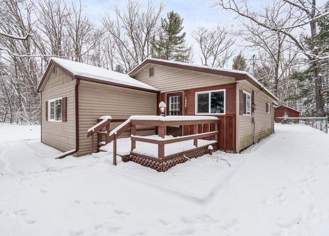 Property at 1995 Bear Ln, Oscoda, MI 48750, 3 beds, 1 bath