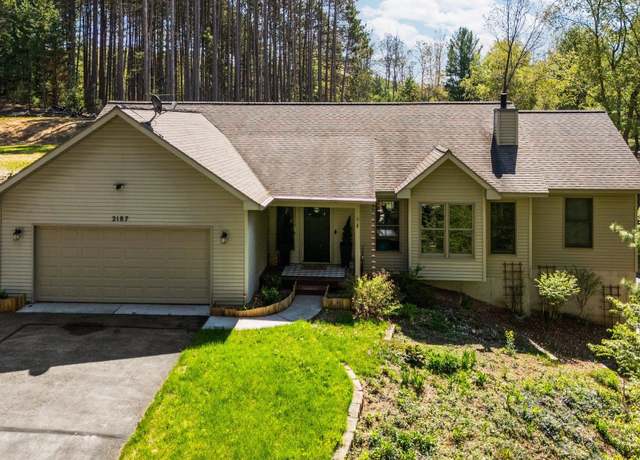Property at 2187 River Highlands Ln, Traverse City, MI 49696, 4 beds, 3 baths