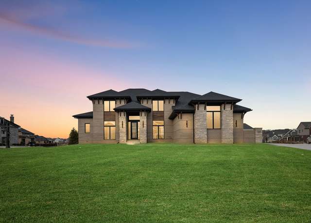 Property at 3818 Royal Berkshire Ln, Oakland, MI 48363, 4 beds, 3.5 baths