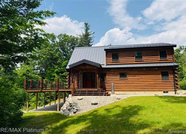 Property at 3199 N Loop Ct, Middleville Village, MI 49333, 3 beds, 3.5 baths