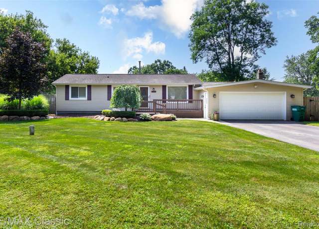 Property at 9309 Eagle Hill Dr, Springfield Charter Township, MI 48346, 3 beds, 1 bath