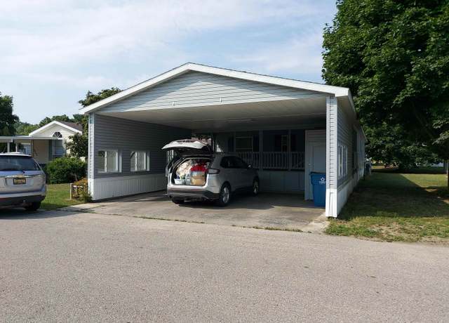 Property at 2451 Leisure Ln, Traverse City, MI 49686, 3 beds, 2 baths